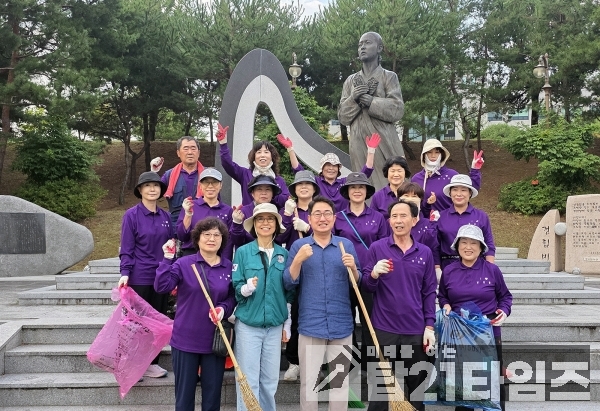 c1ed8f480424e3be38fd82ca133ad356_1787529699_9595.jpg c1ed8f480424e3be38fd82ca133ad356_1787529699_9595.jpg